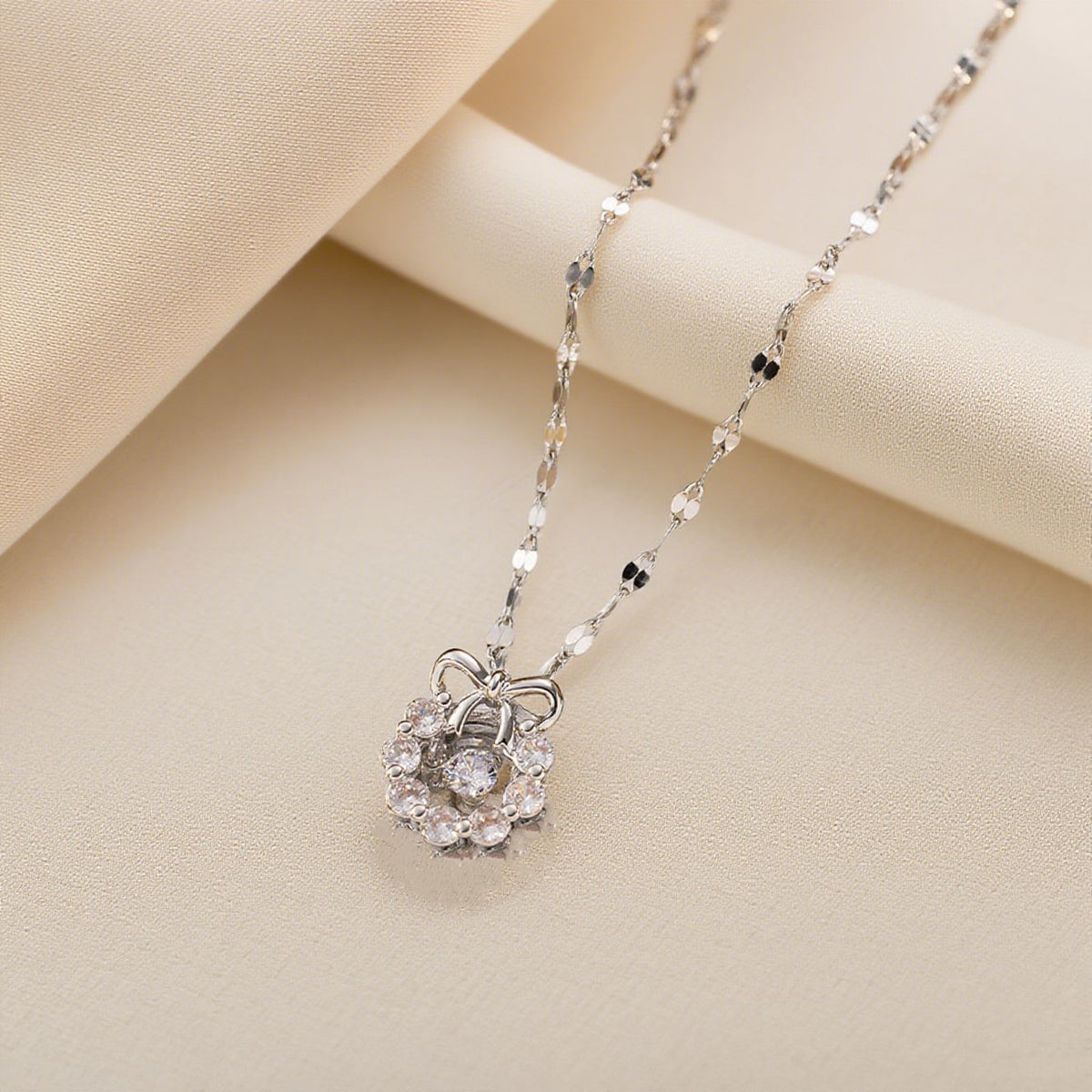Bowknot Smart Rhinestone Titanium Steel Light Luxury Exquisite Pulsatile Heart Necklaces