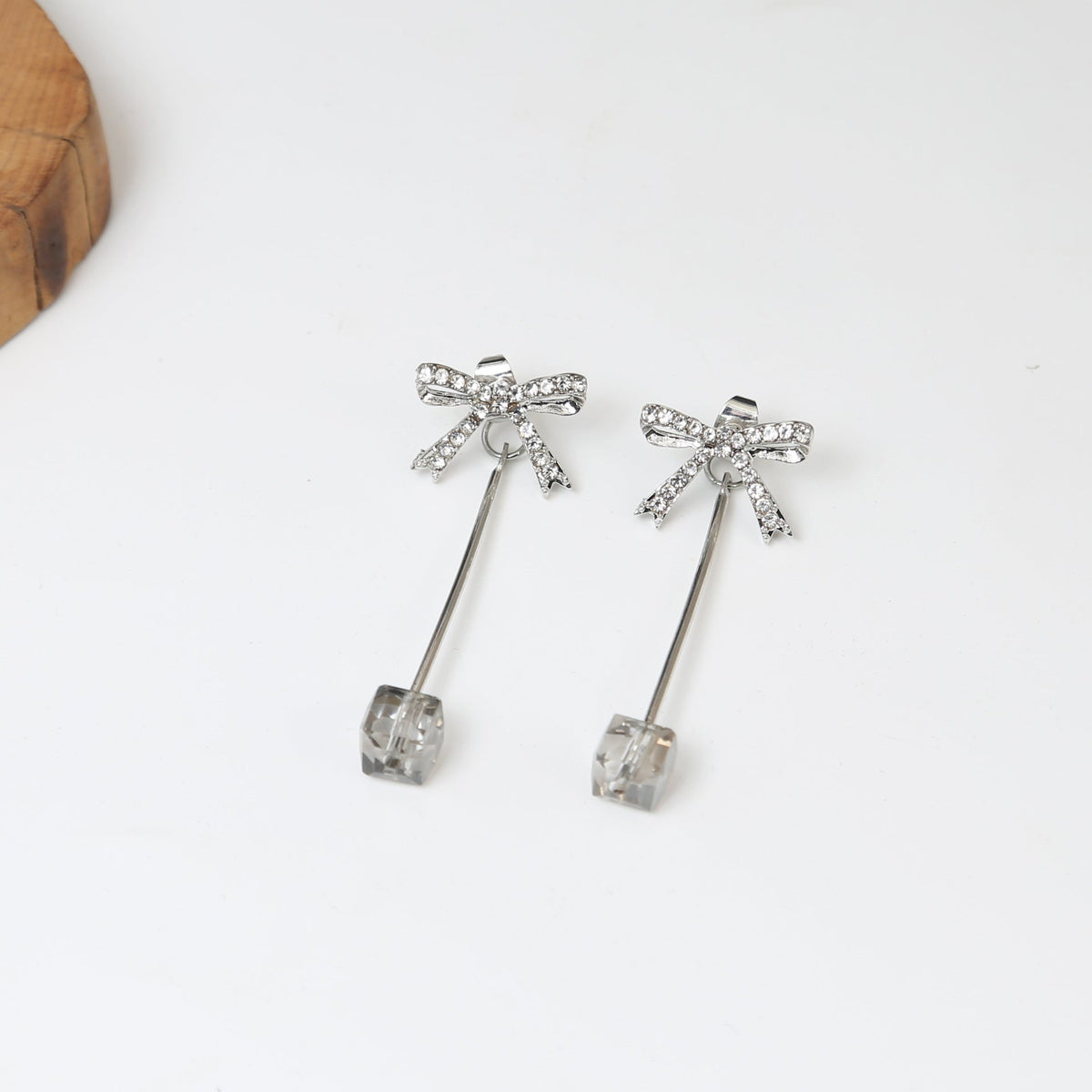 Needle Light Luxury French Pearl Retro Design Cat Eye Star Stud Earrings