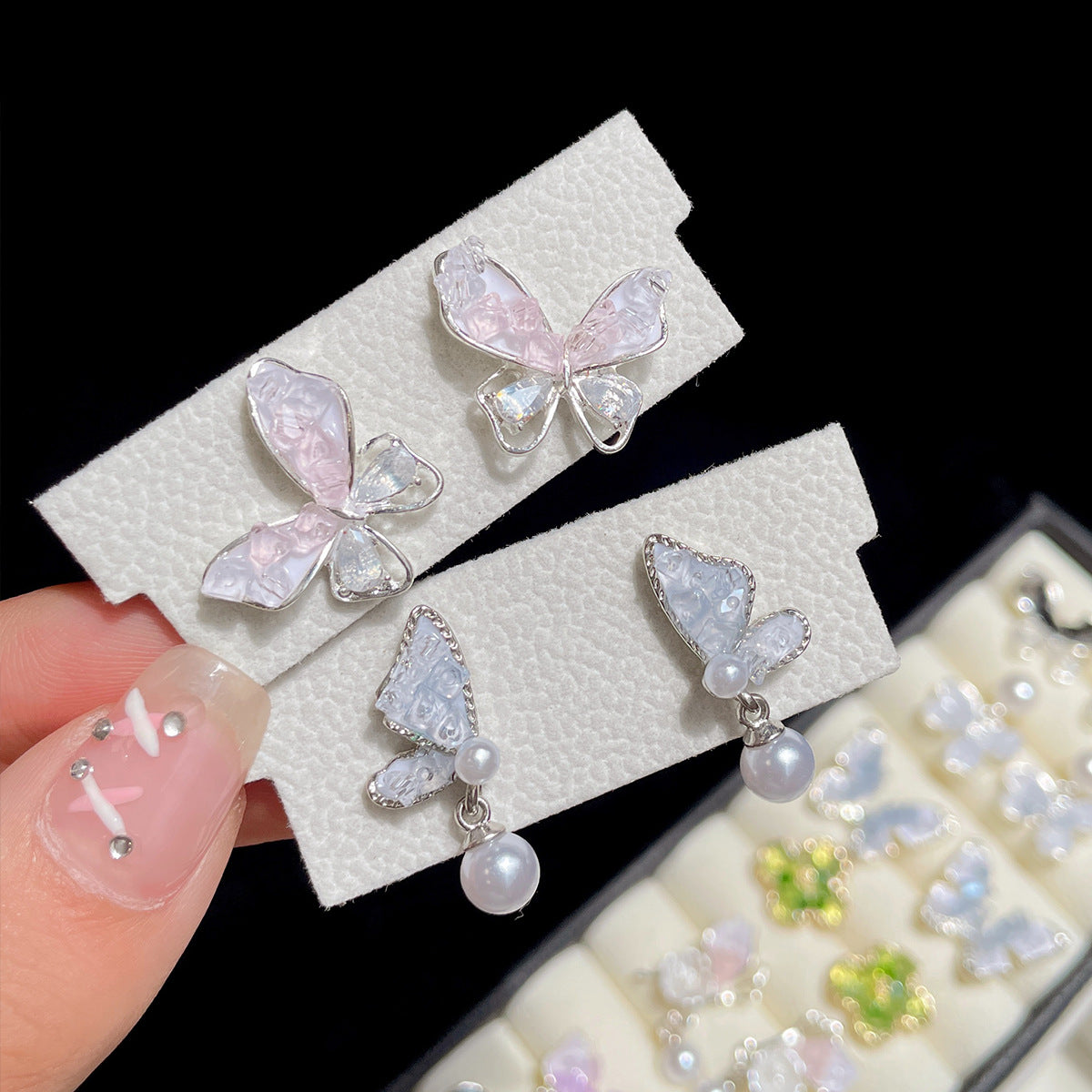 Women's Gradient Crystal Bow Sier Needle Light Luxury Pearl Butterfly Earrings
