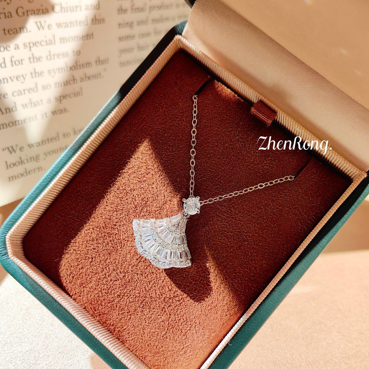 Elegant Sier Dress With Fully Collarbone Niche Pendant