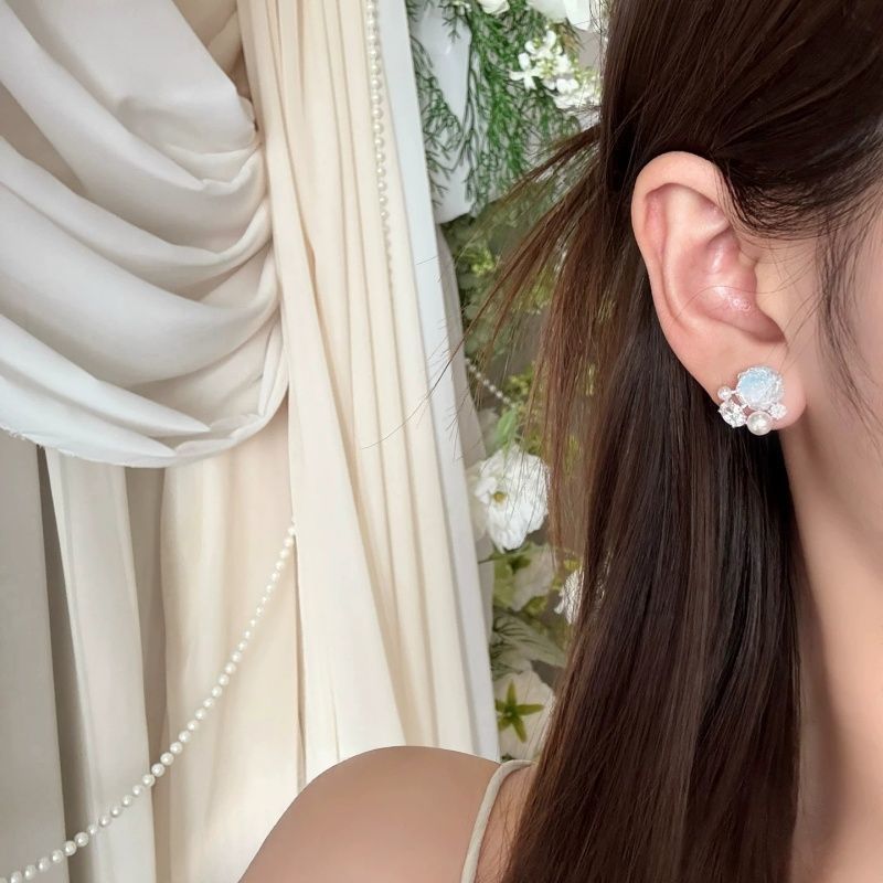 Women's Sea Salt Ice Soda Gradient Pearl Small Earrings