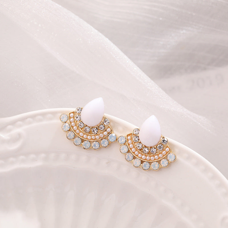Fan-shaped Rhinestone Vintage Bohemian Classic Style Earrings