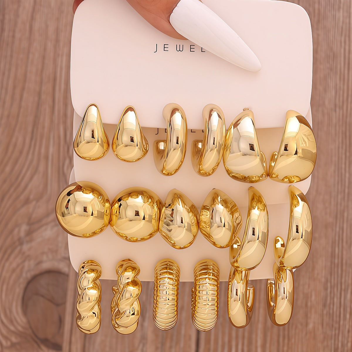 Women's Fashion Exaggerated Shaped Suit Personalized Gold Sier Earrings