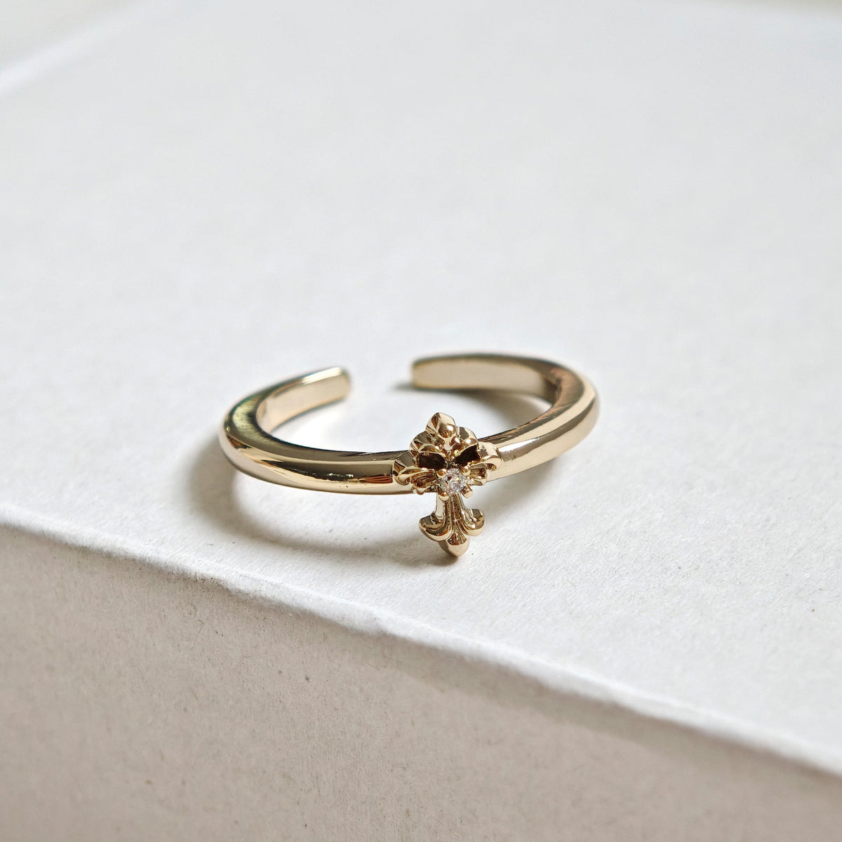 Women's Chinese Style Flower-de-luce Open-end Zircon Retro Affordable Luxury Simple Stylish Rings