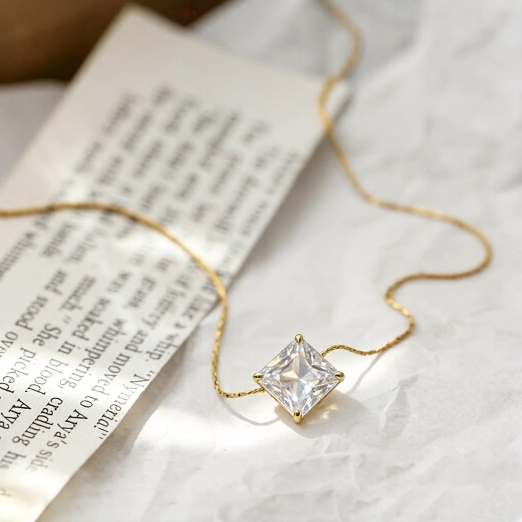 Diamond Female Summer Clavicle Chain Special Interest Light Luxury Do Necklace