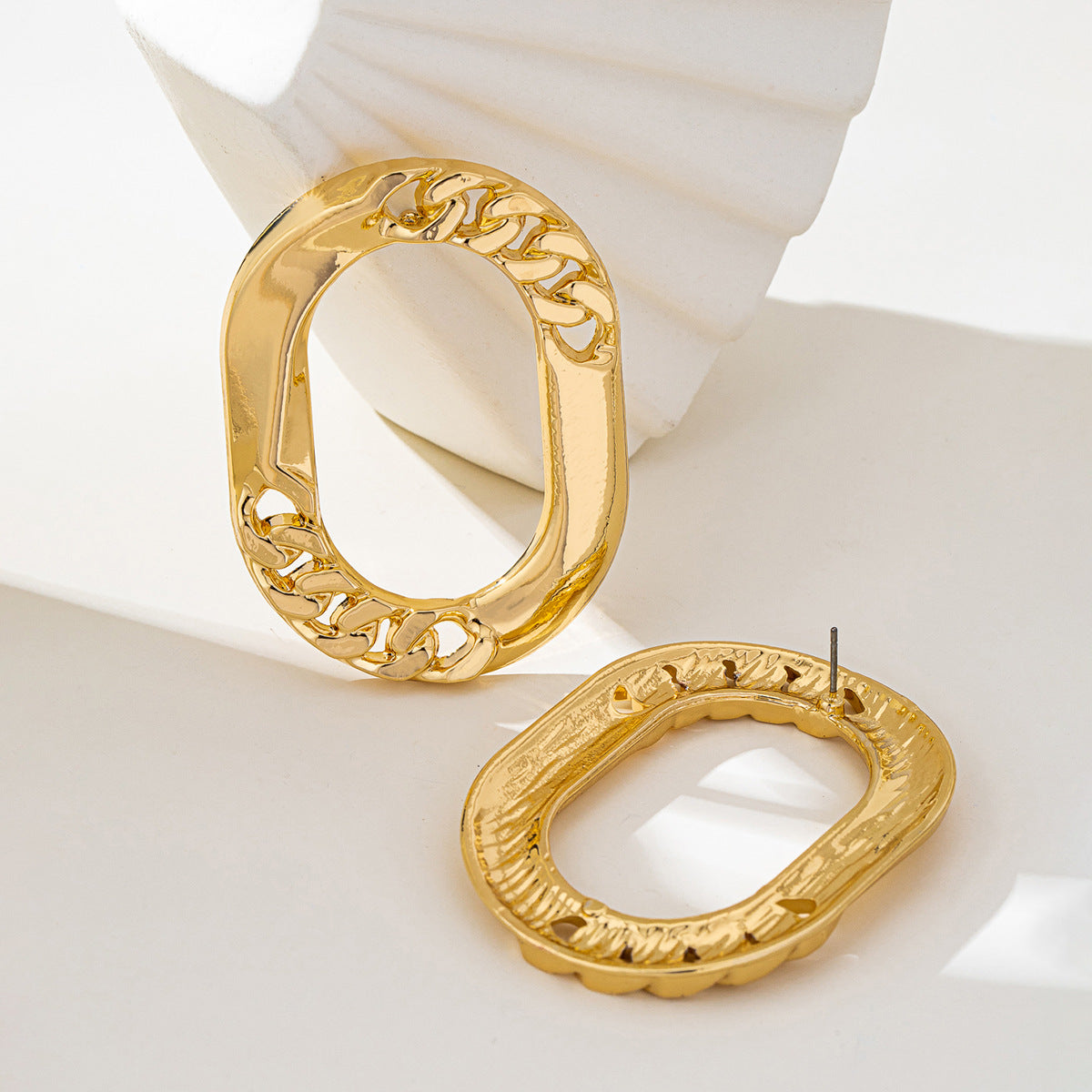 Women's Personalized Metal Oval Retro Fashion Design Earrings