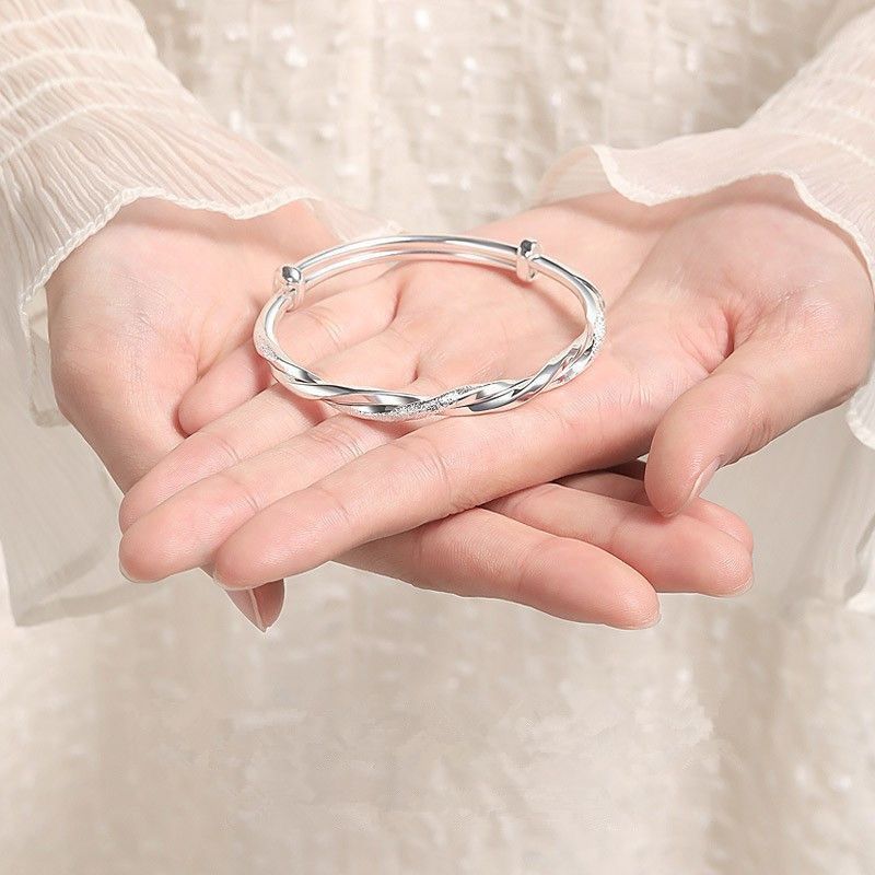 Women's Mobius Strip Valentine's Day Goddess Festival Bracelet