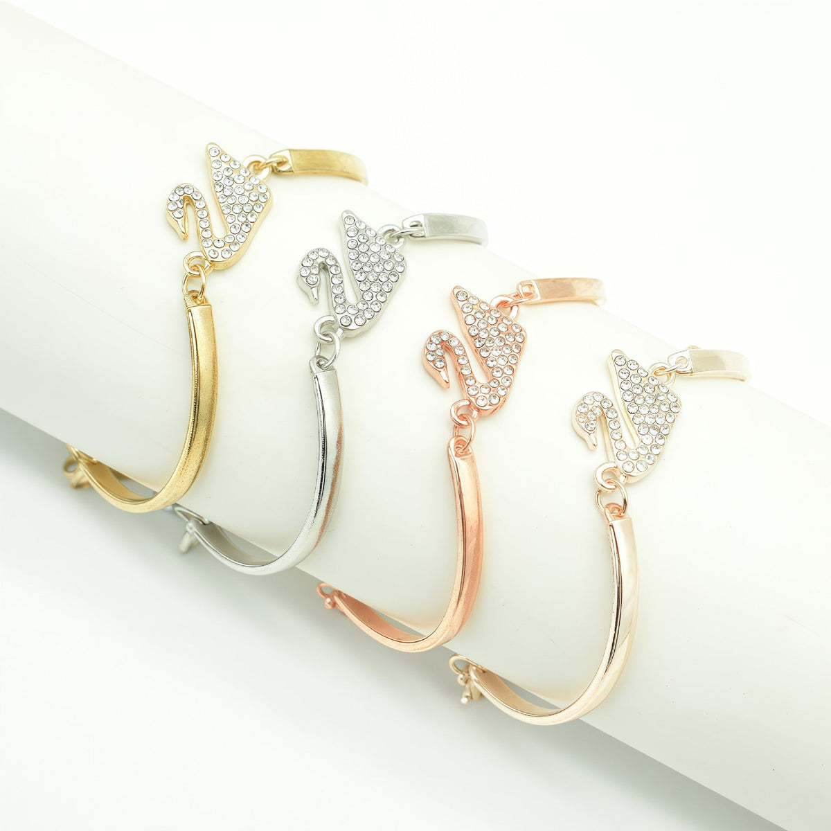Women's Exquisite Fashion Swan Simple Diamond Design Bracelet