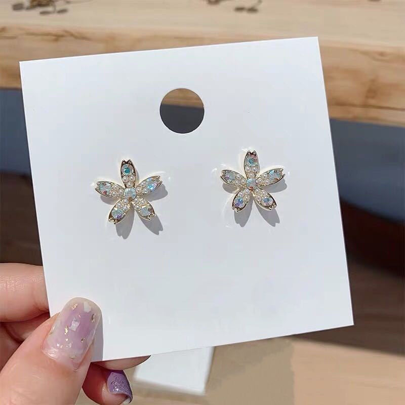 Women's Luxury Camellia Design Drip Glazed Flower Fashionable High-grade Earrings