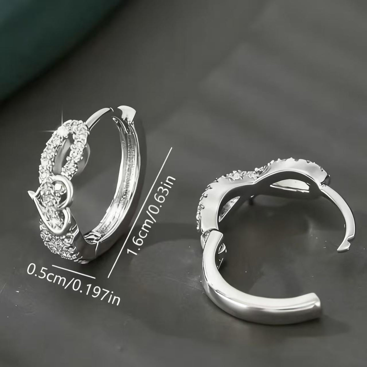 Women's Refined Zircon Light Luxury High-grade Sense Commute Face Slimming Heart-shaped Earrings