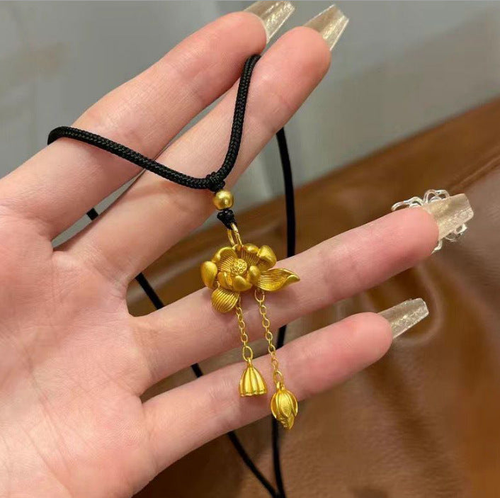 Women's Gradient Love Cold Style Clavicle Chain Niche Necklace