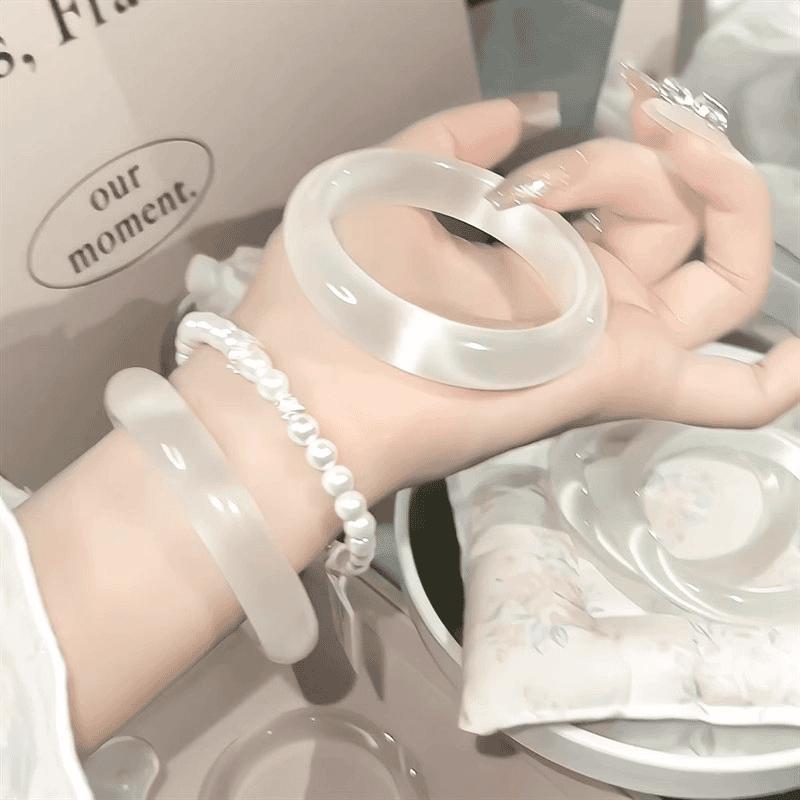 Moonlight Cat Eye Ice Transparent Lychee Jelly With Exquisite Bracelet