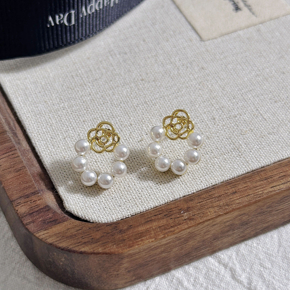 Women's Pearl Fashion High-grade Summer Ear Light Earrings