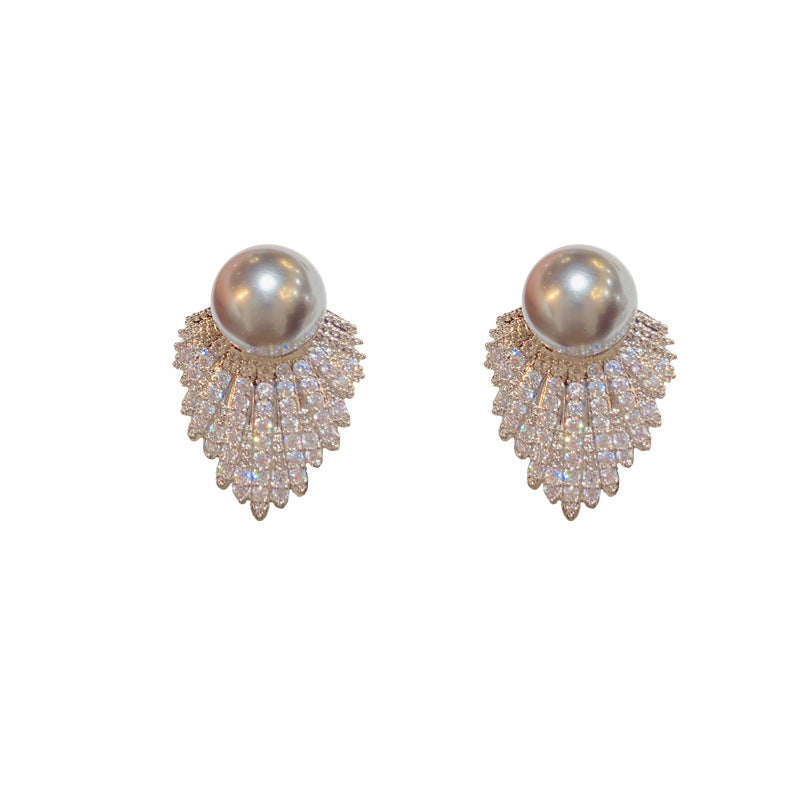 Women's Retro Personality Pearl High-grade Exaggerated Affordable Luxury Fashion Earrings