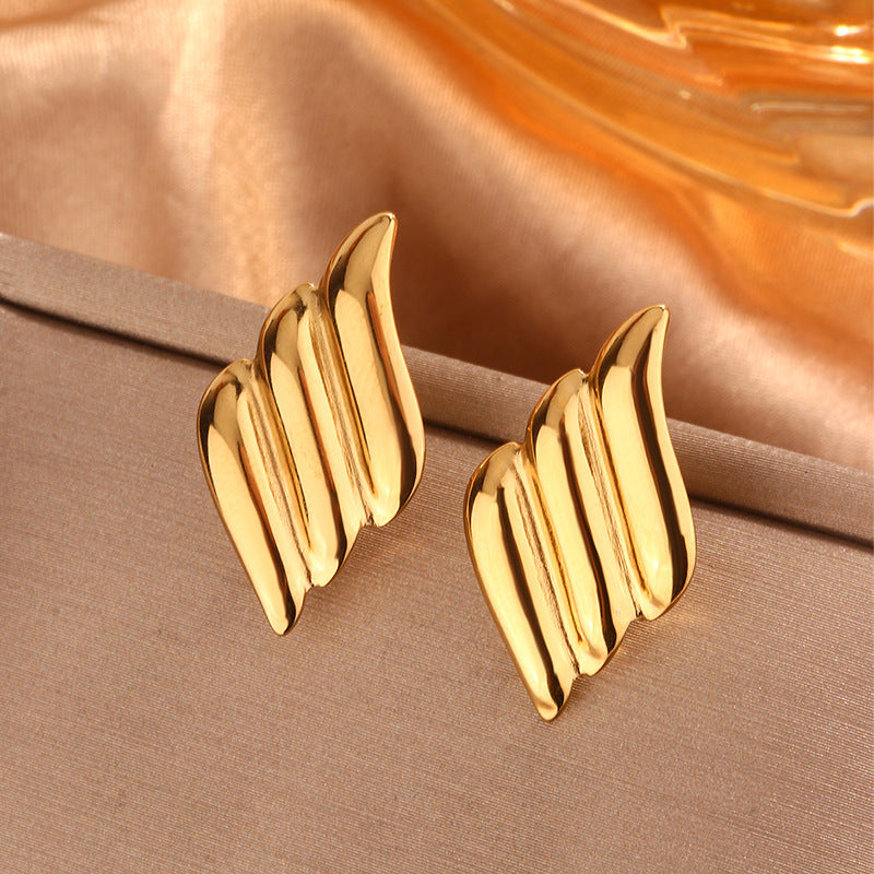 Retro Easy Matching Simple Titanium Steel Gold-plated Irregular Heart Maple Stud Earrings