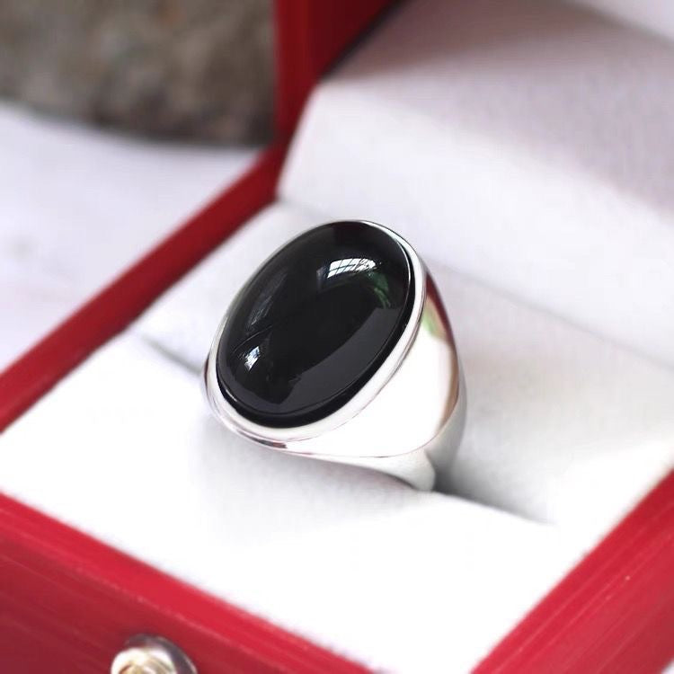 Men's Fashion Retro Domineering Index Finger Black Onyx Synthetic Agate Titanium Ring