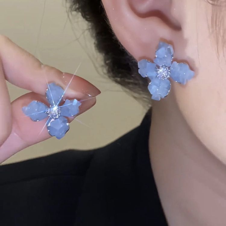 Women's Crystal Butterfly Elegant High-grade Sier Needle Light Luxury Earrings