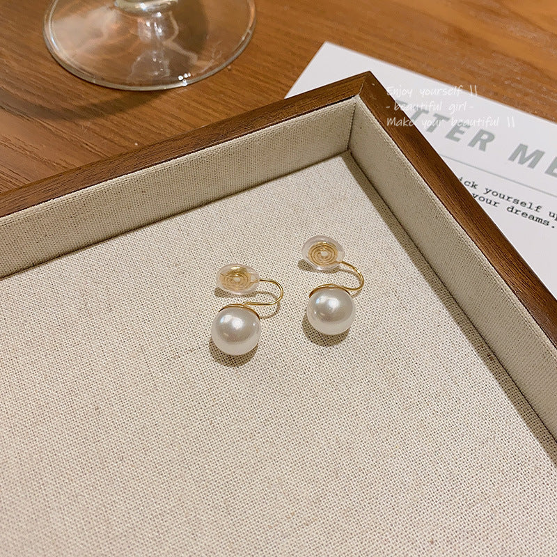 Women's Vintage Pearl Light Luxury Fashion High Sense Earrings