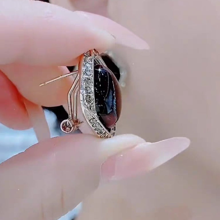 Style Diamond In Black Fashionable High-grade Stud Earrings