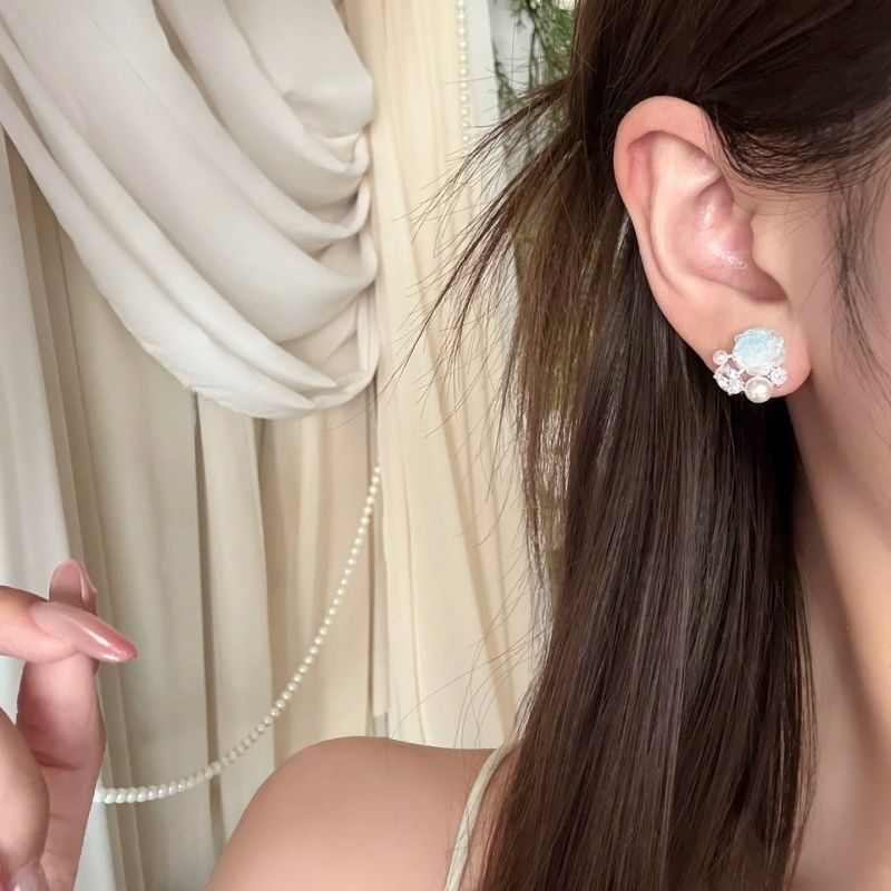 Women's Sea Salt Ice Soda Gradient Pearl Small Earrings