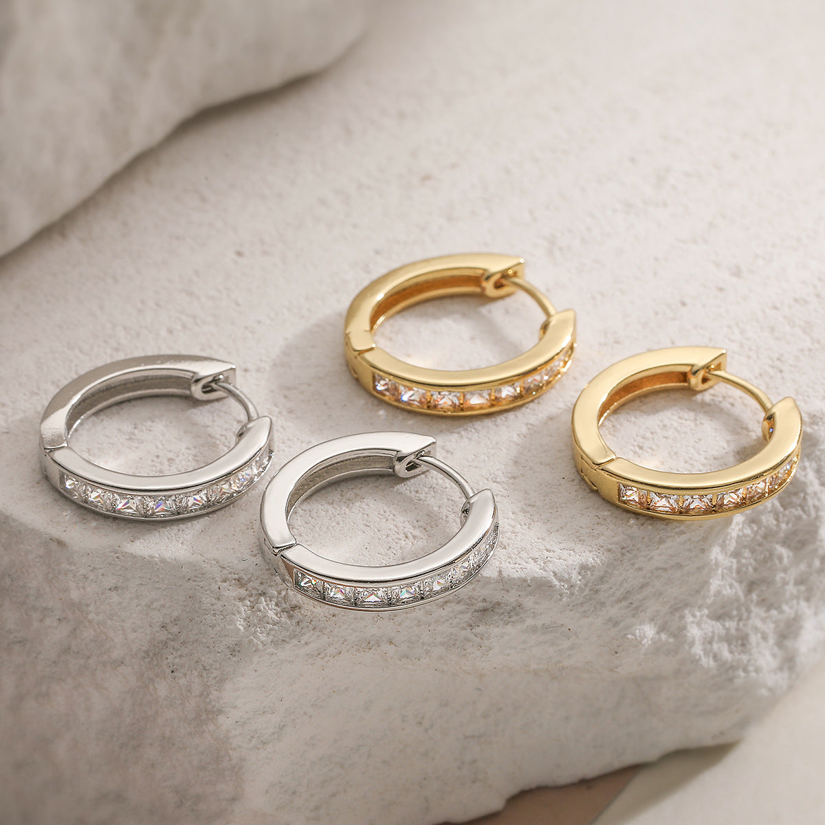 Women's Simple Real Gold Electroplated Copper Inlaid Zircon Rings