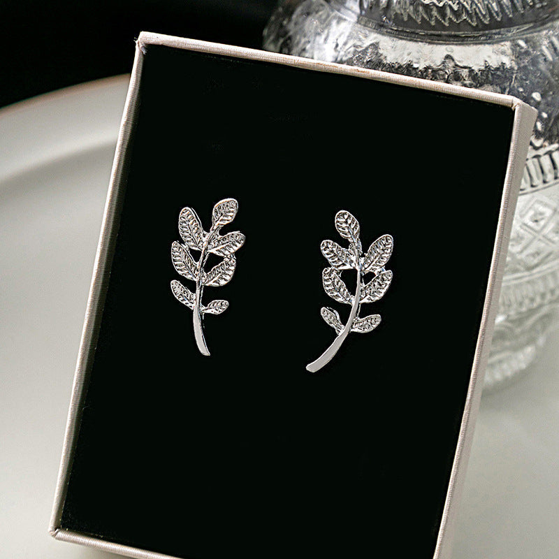 Needle Light Luxury French Pearl Retro Design Cat Eye Star Stud Earrings