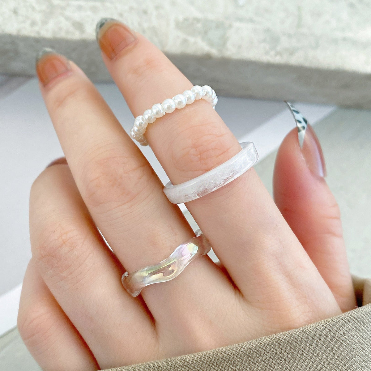 Simple Resin Pearl Female Niche Senior Acrylic Suit Ring