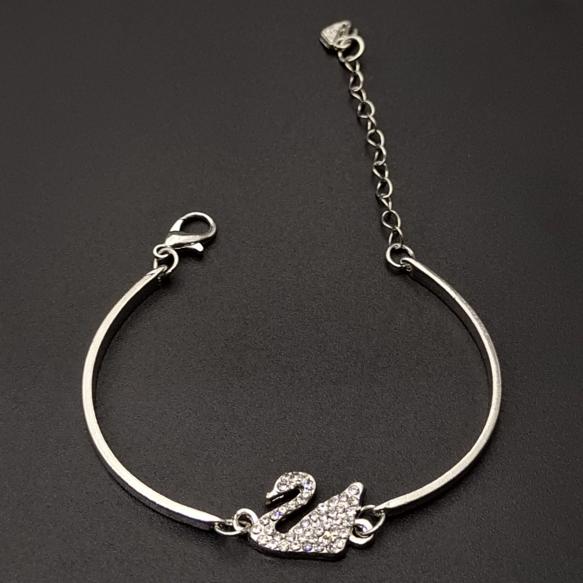 Women's Exquisite Fashion Swan Simple Diamond Design Bracelet