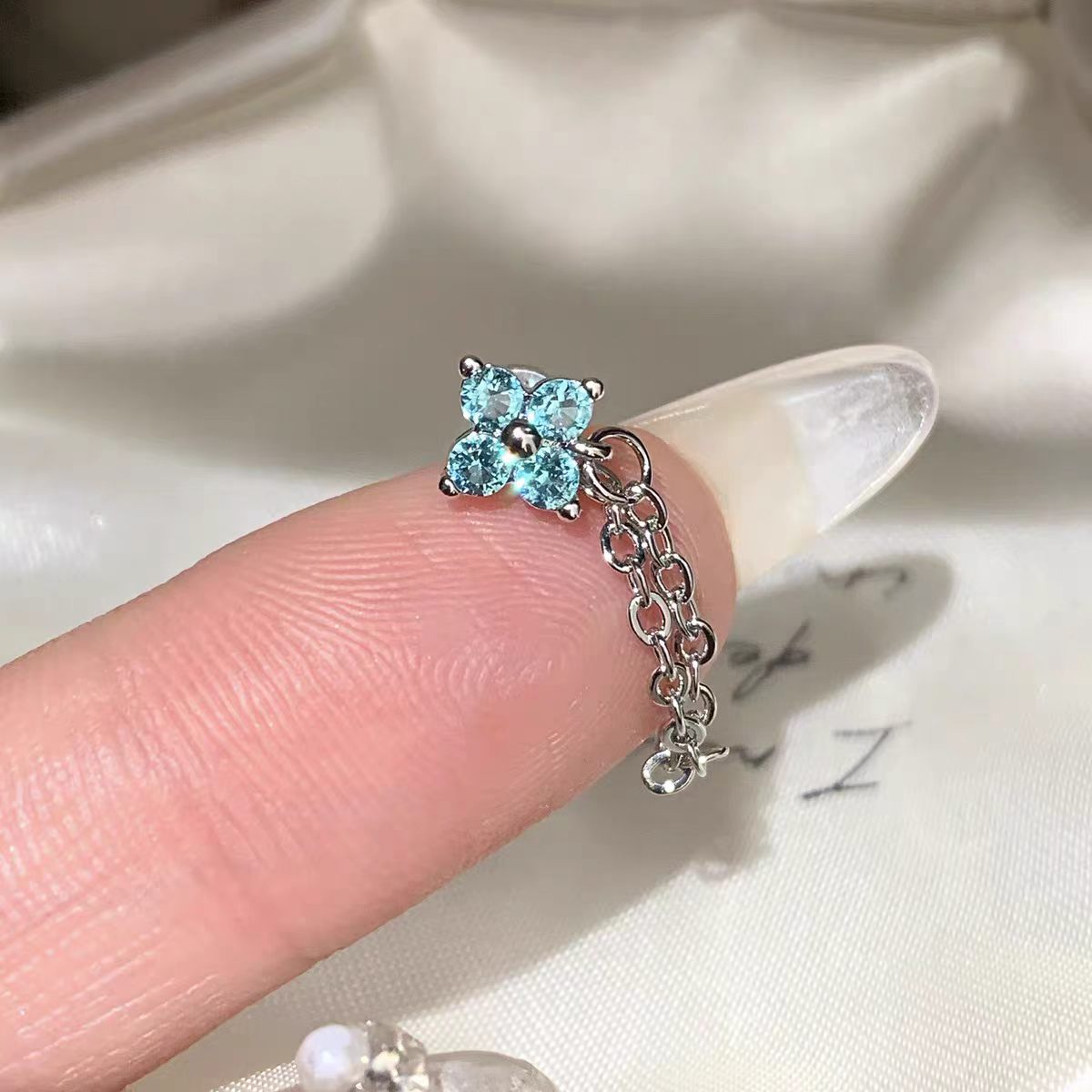 Pa Green Zirconium Umbilicaria Bone Nail Collection Earrings