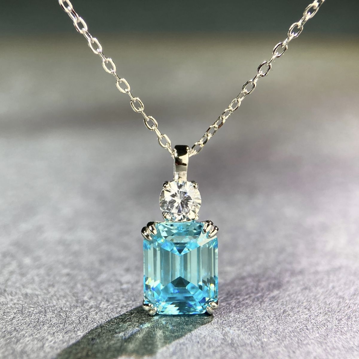 Women's High Carbon Diamond Simple Chain Necklaces