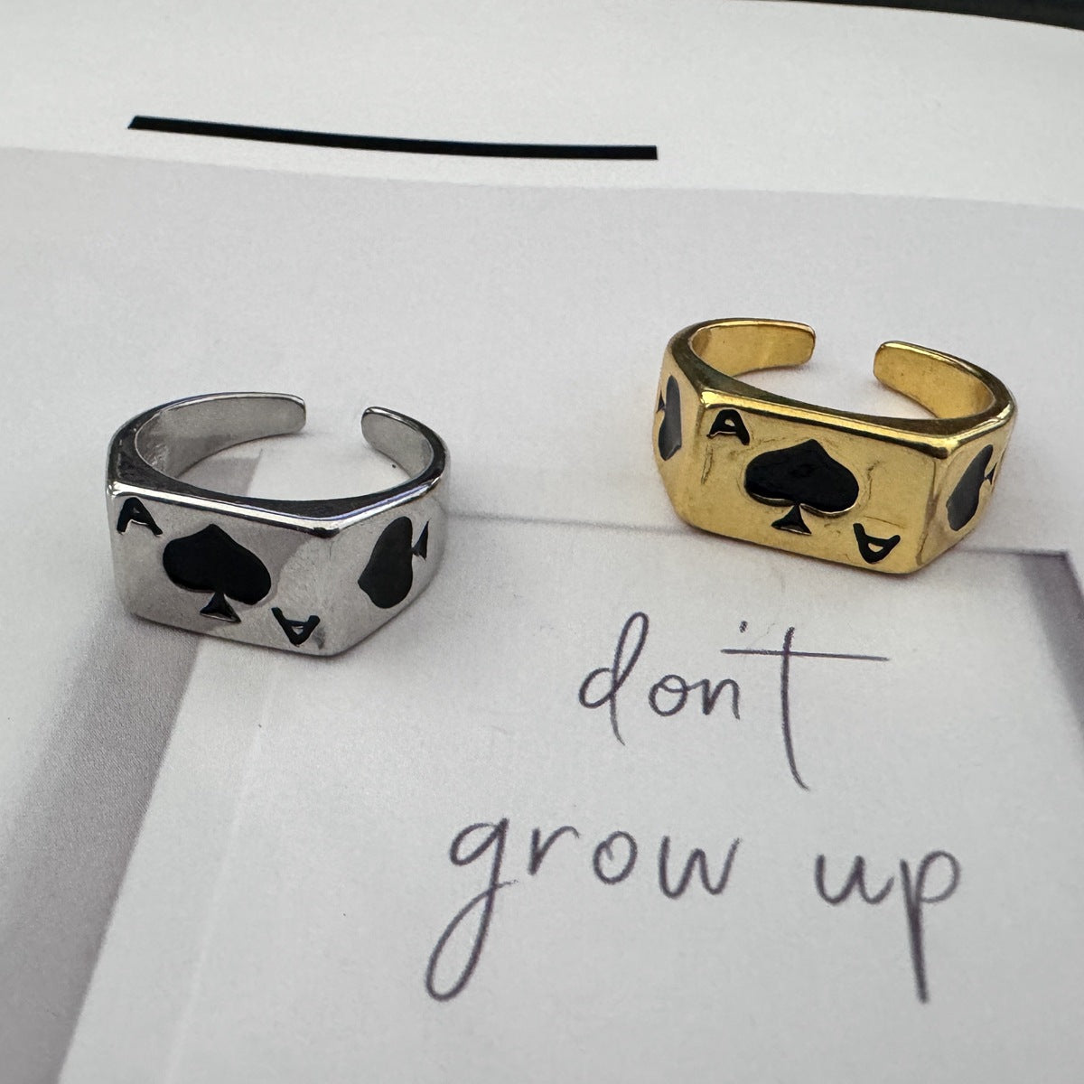 Women's & Men's Retro Sier Trendy Steel Black Peach Playing Card Personality Ring