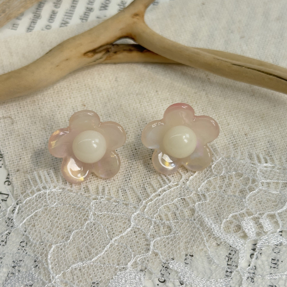 Women's Contrast Color Sweet Acetic Acid Clear Fashion Earrings
