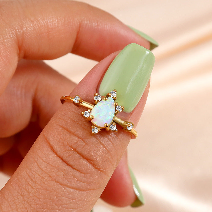 Retro High-grade Inlaid Exquisite Blue Heart-shaped Opal Fine Rhinestone Titanium Ring