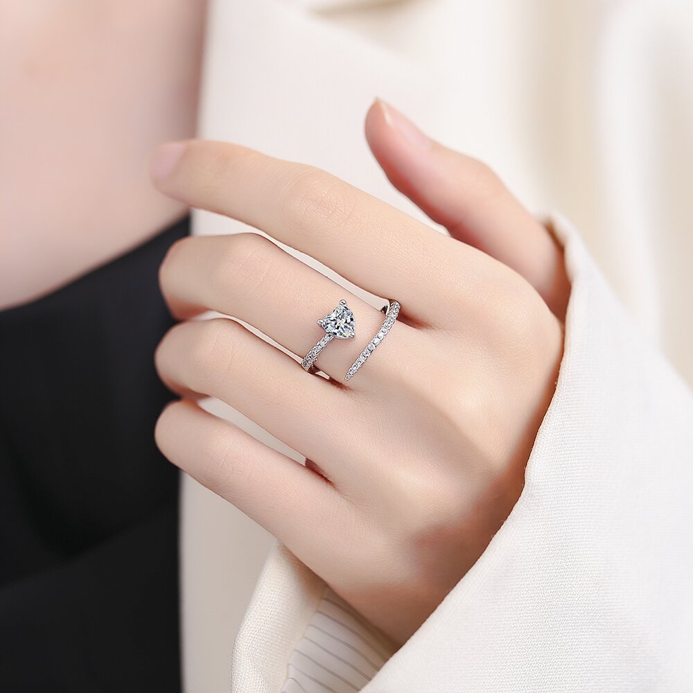 Women's Fashion Love Heart-shaped Super Flash Zircon Exquisite Ring