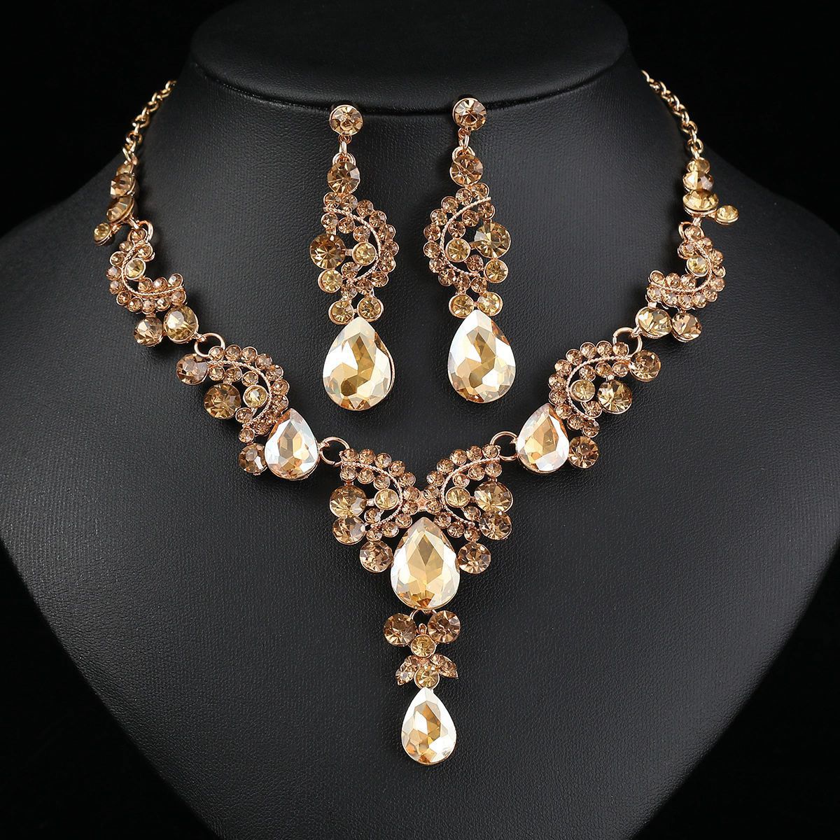 Women's Alloy Rhinestone Wedding Bridal Decoration Banquet Jewelry Set