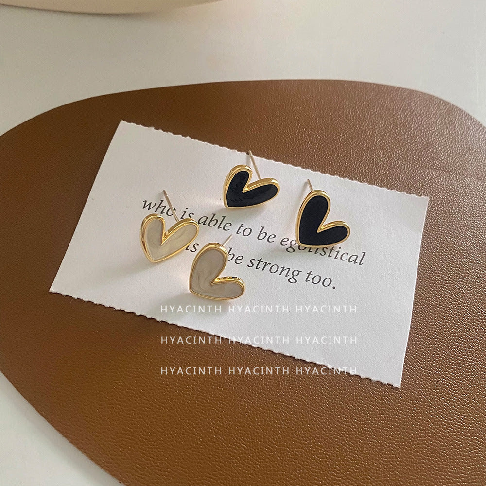 Women's Fashion Love Heart Light Luxury Sweet Everyday Joker Pearl White Earrings