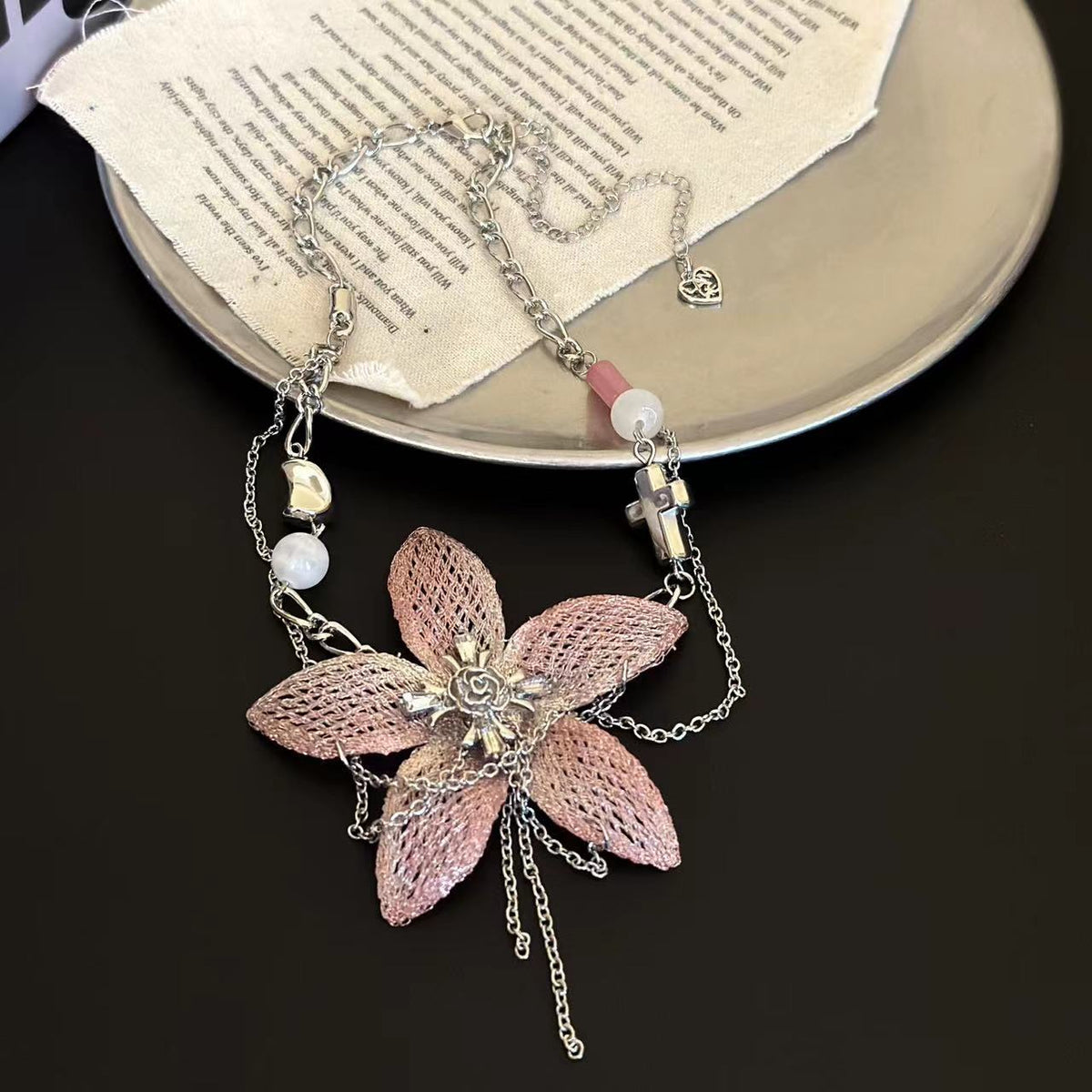 Women's Lace Woven Flower For Exaggerated Classic Style Necklace