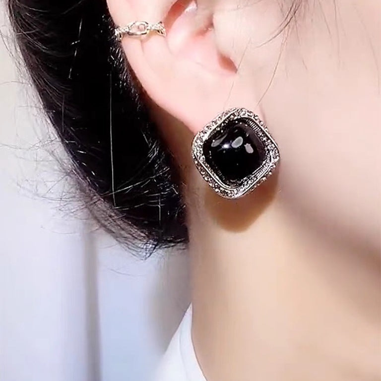 Style Diamond In Black Fashionable High-grade Stud Earrings