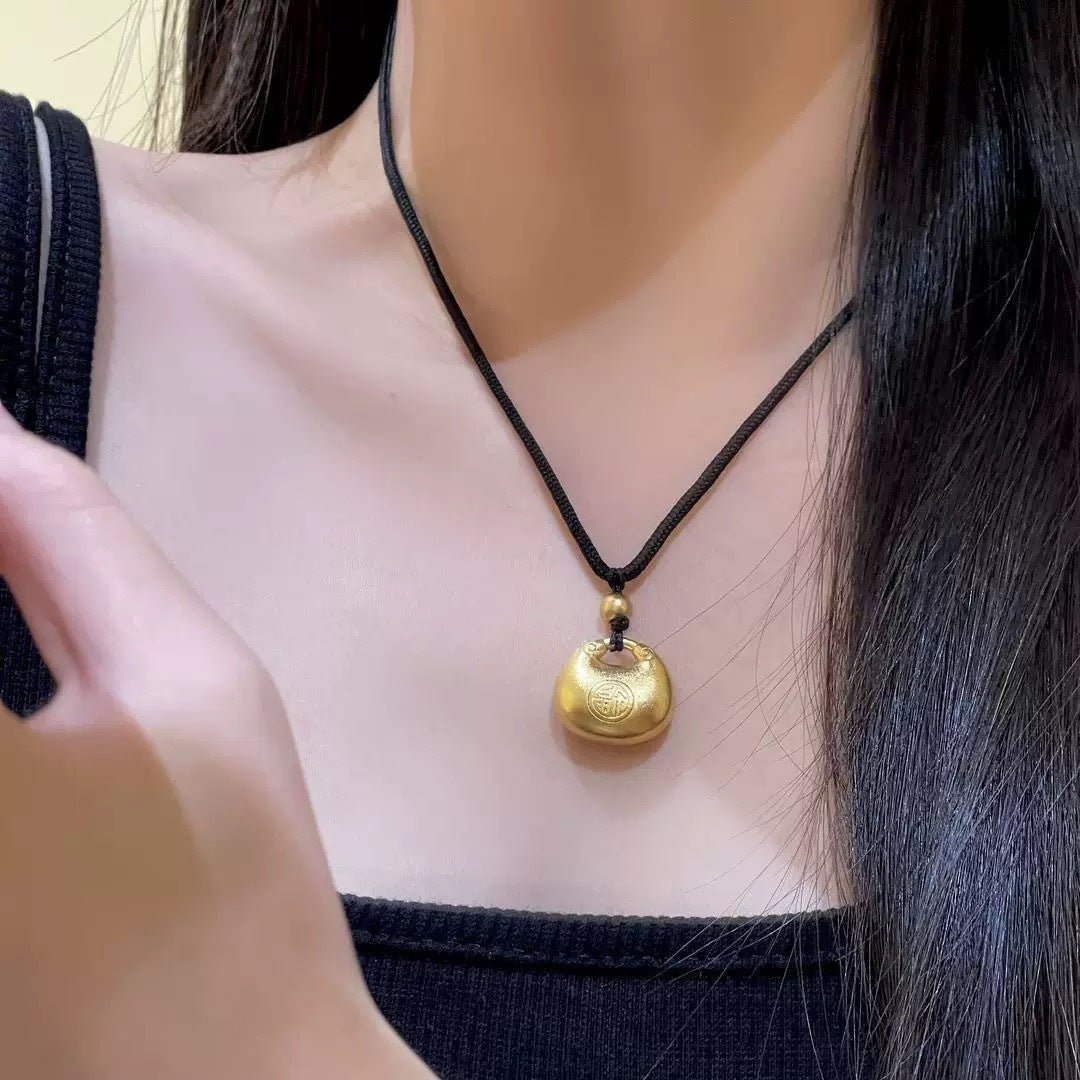Women's Gradient Love Cold Style Clavicle Chain Niche Necklace