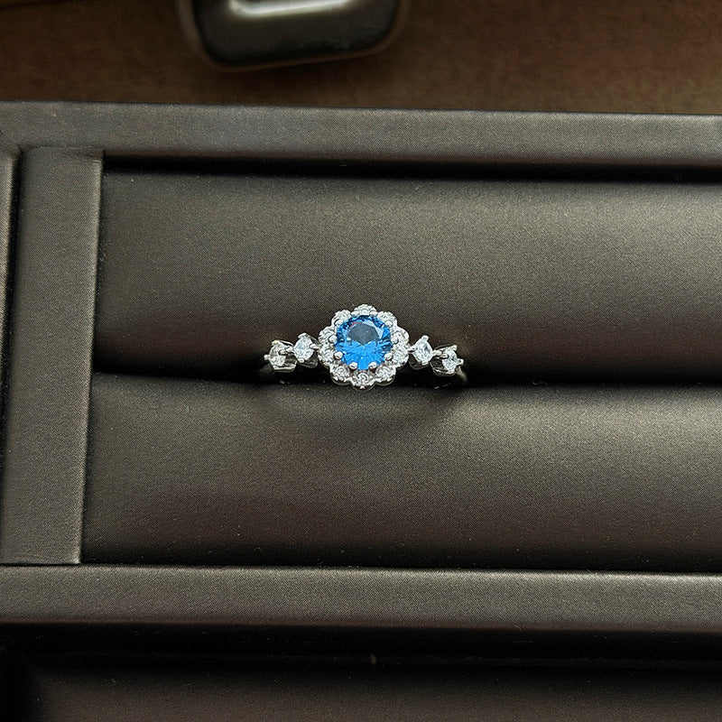 Cool Blue Zircon With Diamond Heart-shaped Oval Open Niche High Ring
