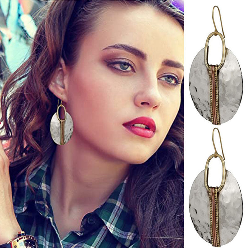 Women's Fashion Retro Exaggerated Sier Plated Two-tone Cocktail Stud Earrings