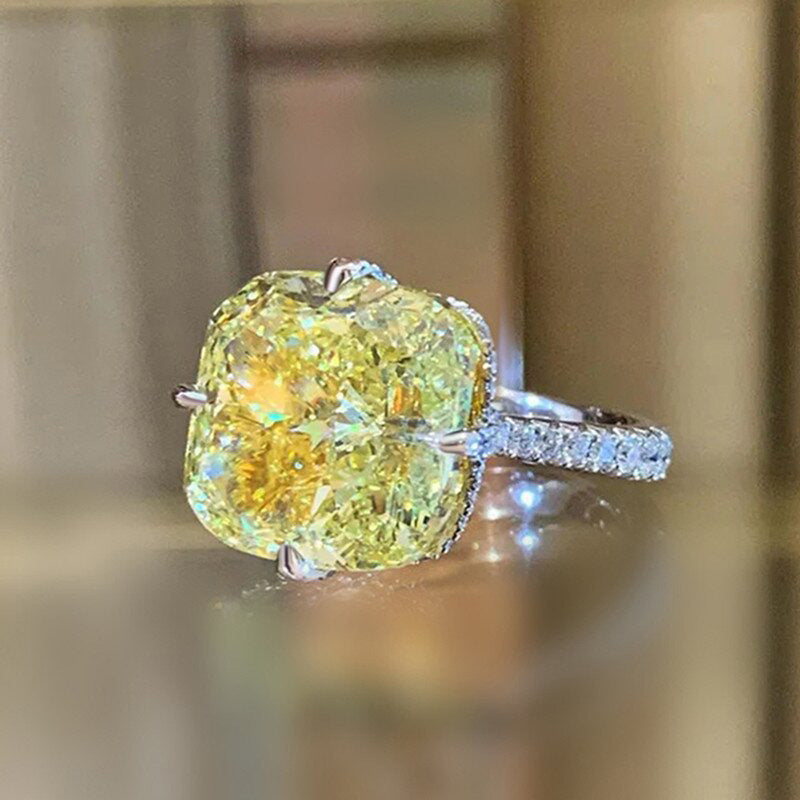 Women's Shi Elegant Korean Imitation Citrine Wax Inlaid Square Ring