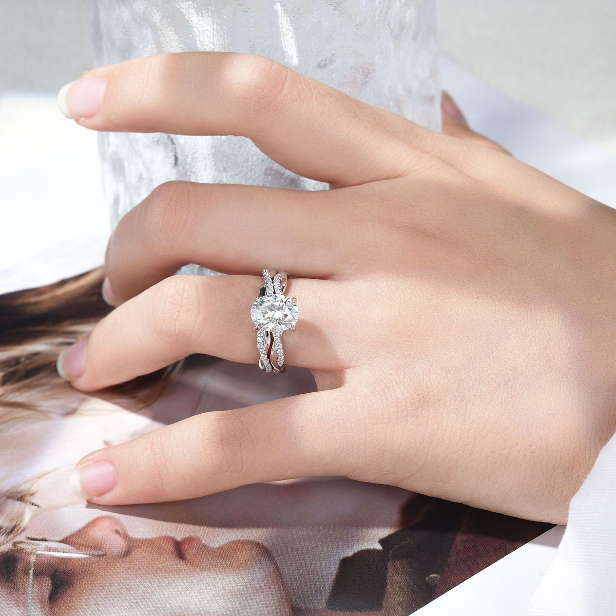 Oval Moissanite Ring Set – Elegant Four-Prong Engagement Ring with Matching Stackable Band