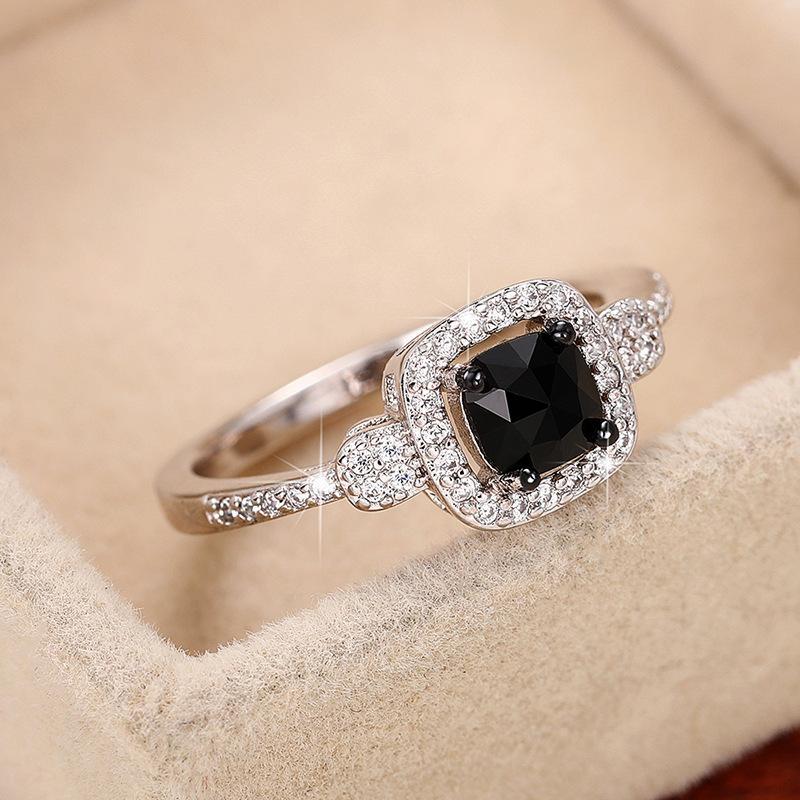 Women's Zircon Black Onyx Affordable Luxury Fashion Simple Gold Rings