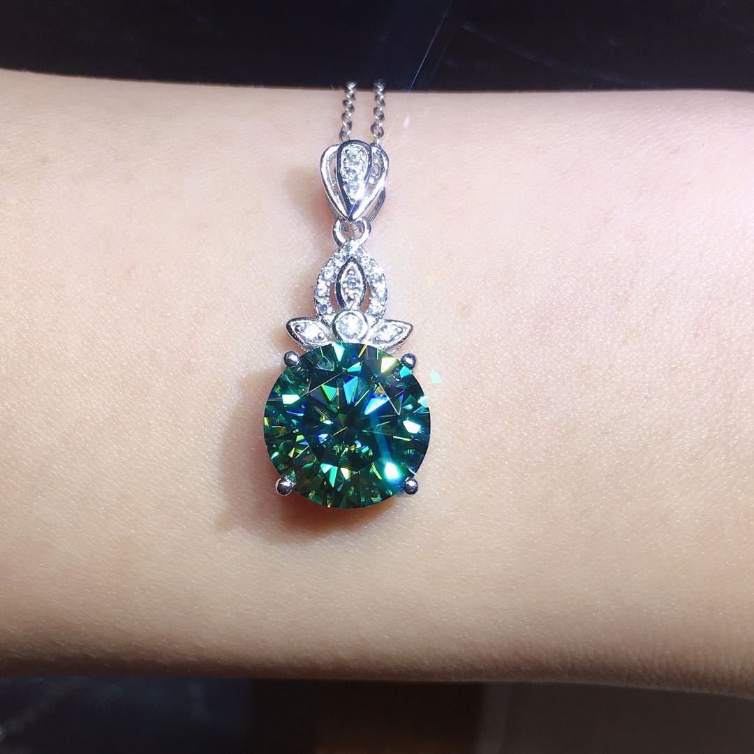 Live Streaming Imitation Maldives Blue Green Moissanite Carat Eight Hearts Pendant