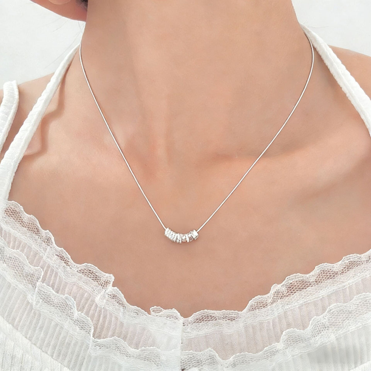 Women's Sier Texture Small Pieces Of Irregular Simple Necklace