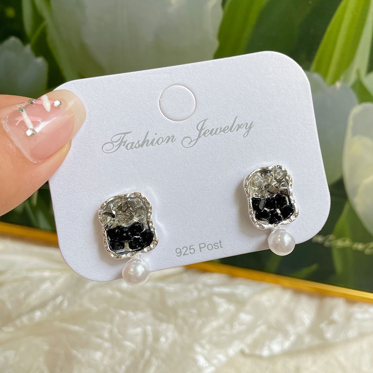 Women's Gradient Crystal Bow Sier Needle Light Luxury Pearl Butterfly Earrings