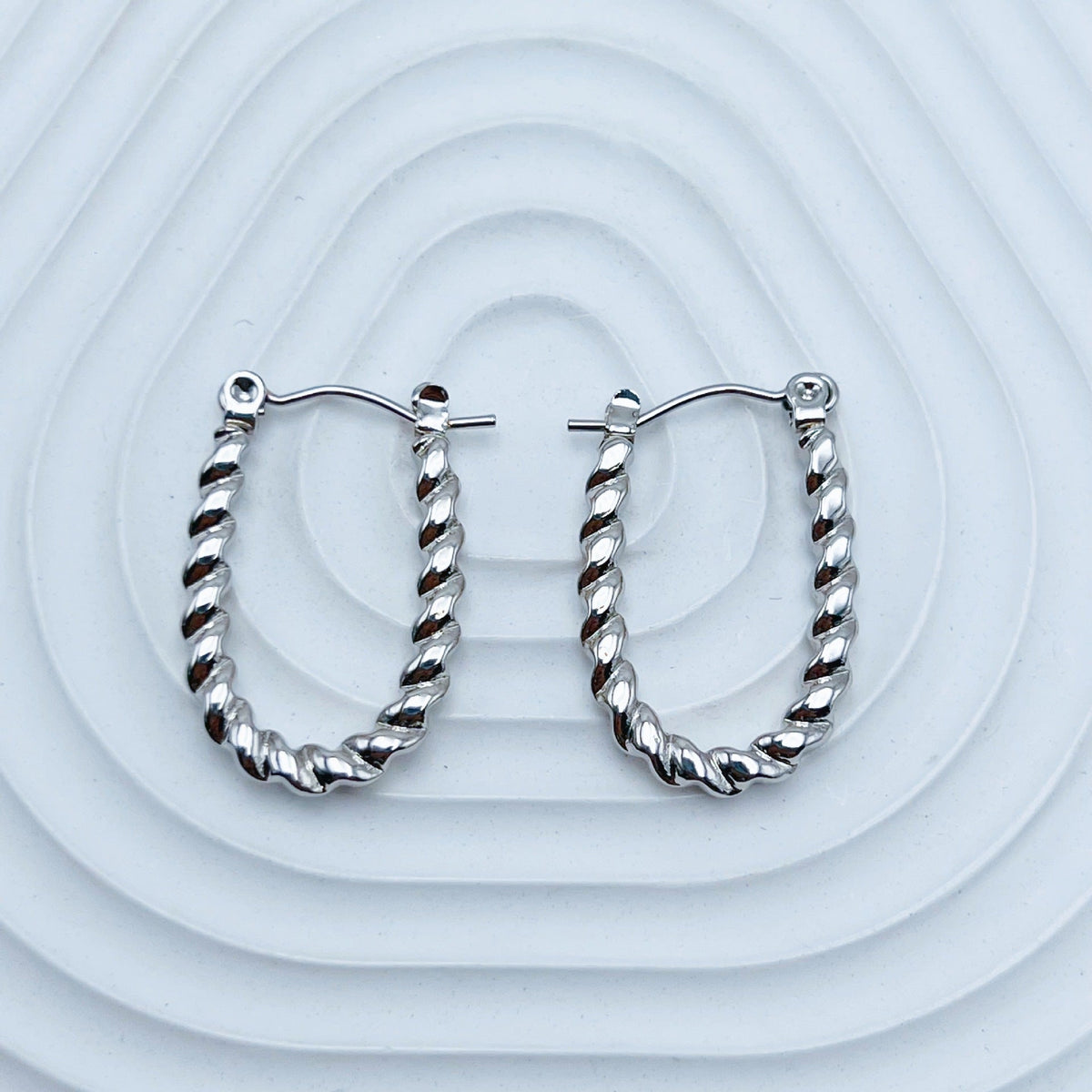 Ear Design Golden Twist Personalized Temperamental Earrings