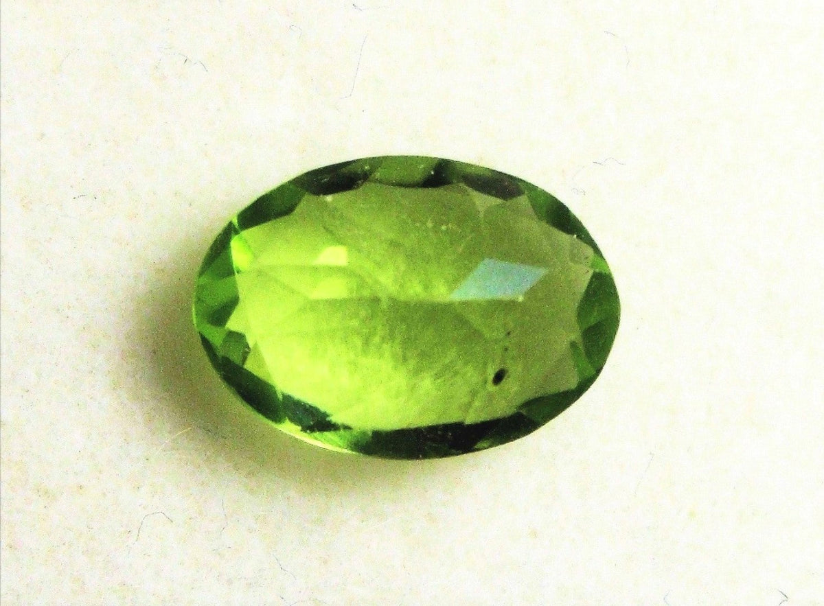 Peridot Oval Cut 1 Carat Gem Pakistani 7x5mm
