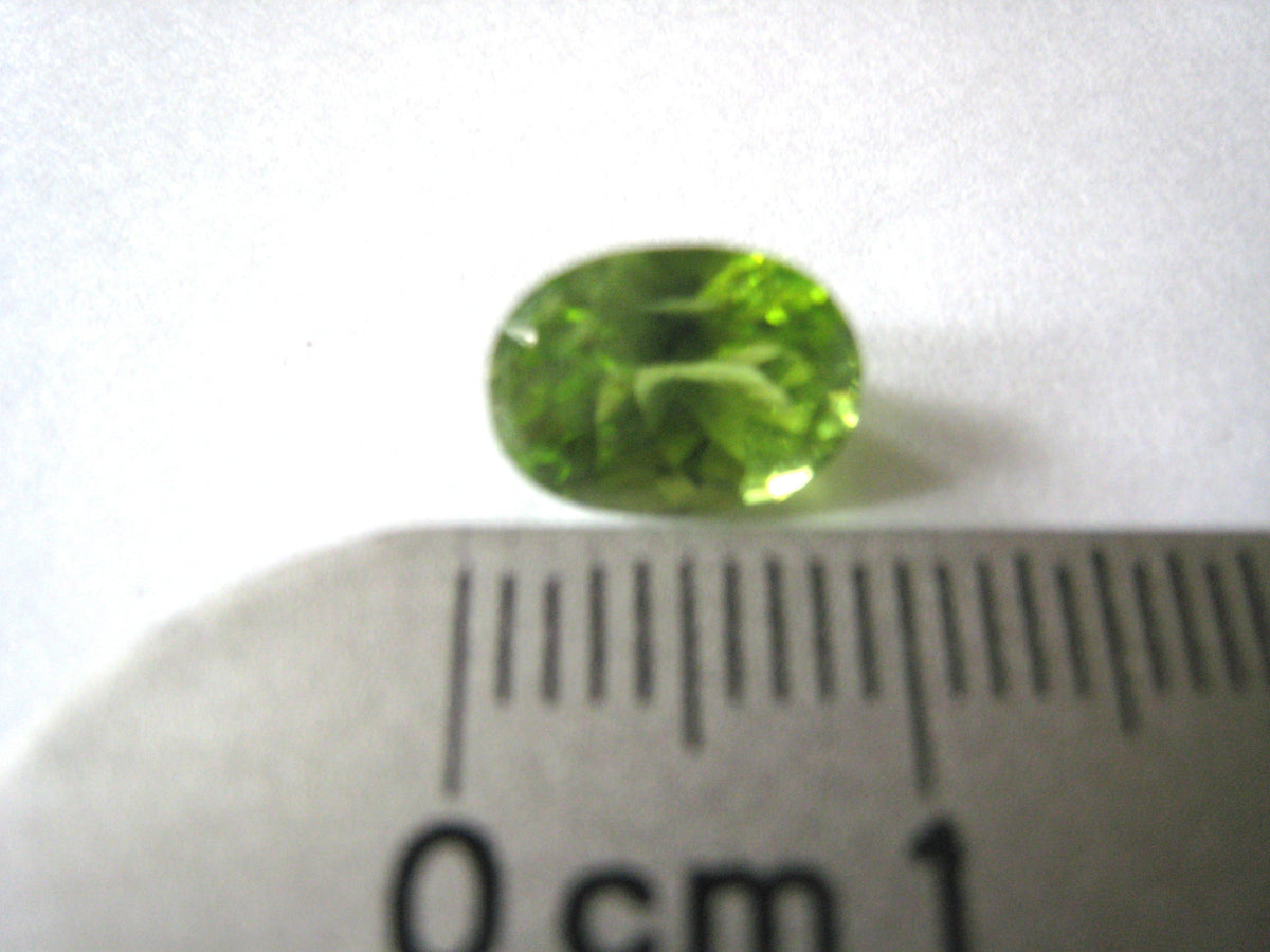 Peridot Oval Cut 1 Carat Gem Pakistani 7x5mm